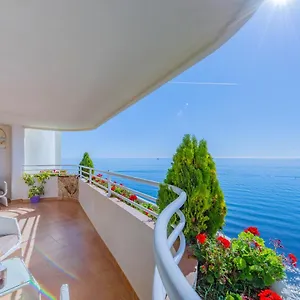  Apartment Beachfront Center